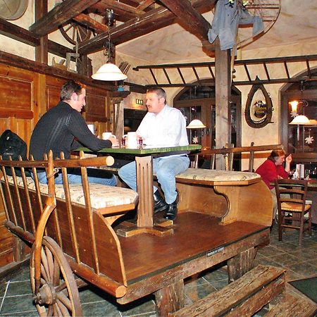 Hotel Zum Gruendle Оберхоф Екстериор снимка