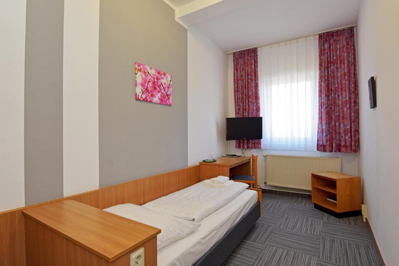 Hotel Zum Gruendle Оберхоф Екстериор снимка