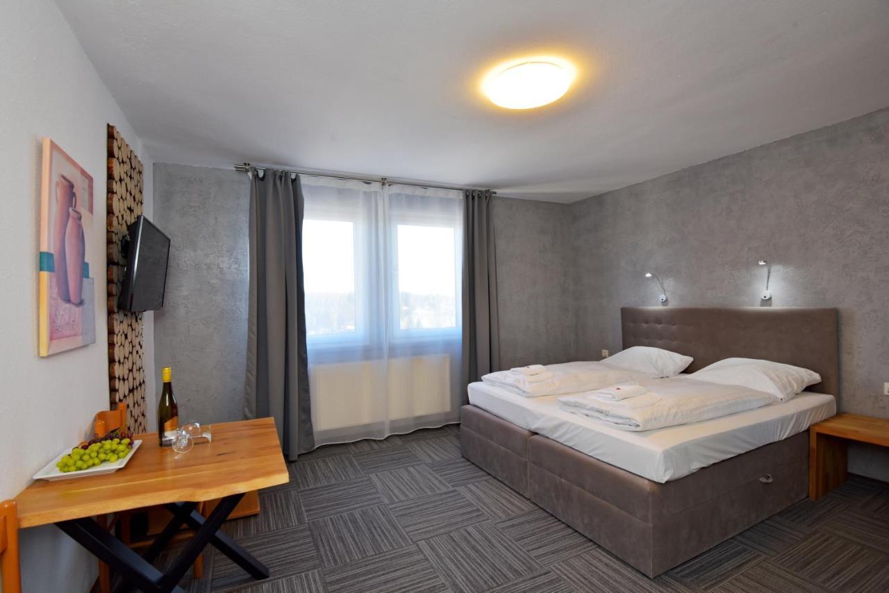 Hotel Zum Gruendle Оберхоф Екстериор снимка