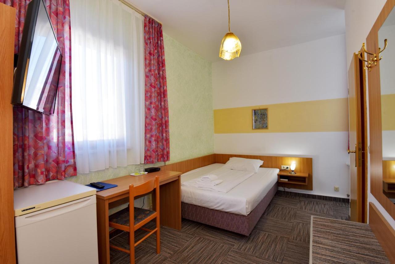 Hotel Zum Gruendle Оберхоф Екстериор снимка